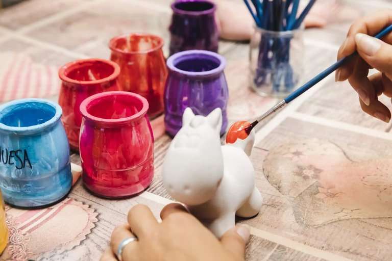 Talleres de cerámica ganan popularidad entre los creativos barceloneses